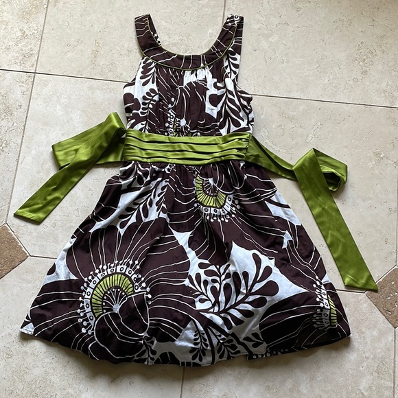 Brown White Green Floral Print TeezeMe Dress Size 7 - Picture 4 of 10